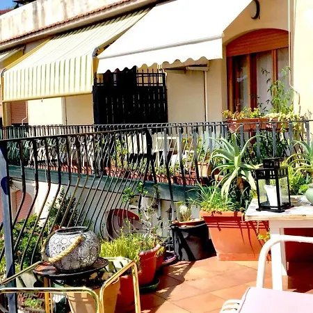 Spacious In With Sea View And Balconies Apartment *