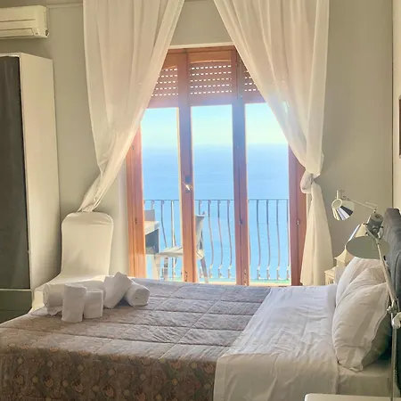 Spacious In With Sea View And Balconies Taormina