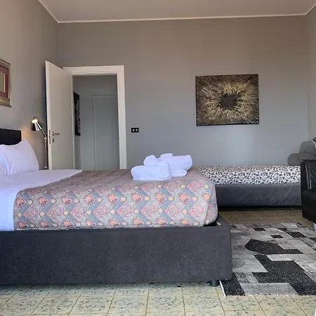 Spacious In With Sea View And Balconies Apartment