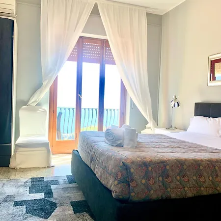 Apartment Spacious In With Sea View And Balconies *