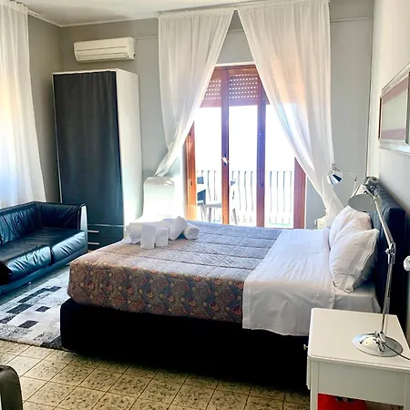 Spacious In With Sea View And Balconies Apartment *