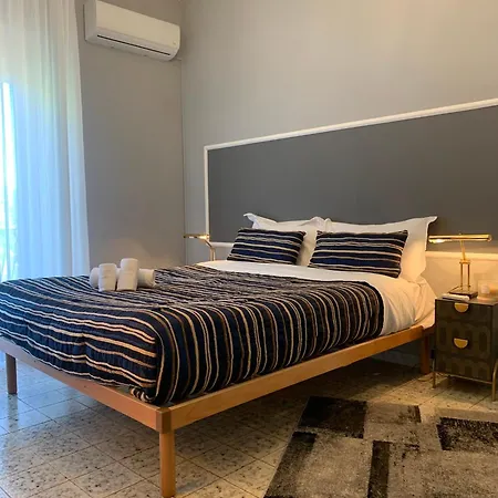 Spacious In With Sea View And Balconies Taormina