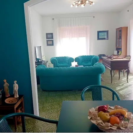 Spacious In With Sea View And Balconies Apartment *