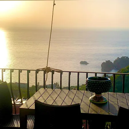 Spacious In With Sea View And Balconies Taormina