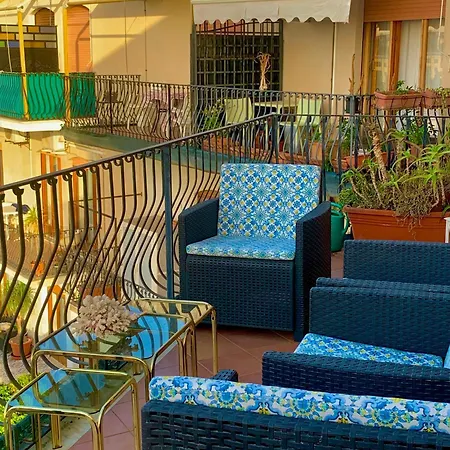 Spacious In With Sea View And Balconies * Taormina