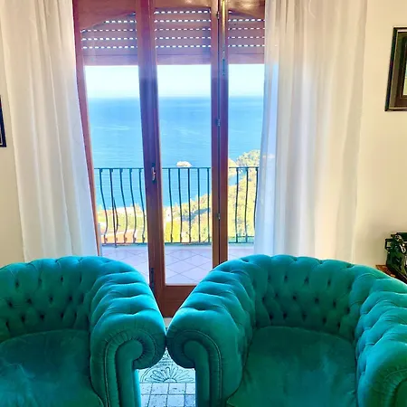 Apartment Spacious In With Sea View And Balconies *
