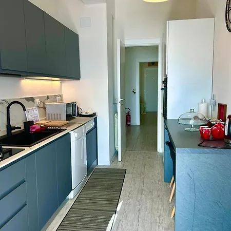 Spacious In With Sea View And Balconies Apartment