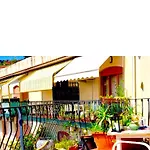 Spacious In With Sea View And Balconies *