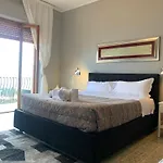 Spacious In With Sea View And Balconies Appartement Taormina