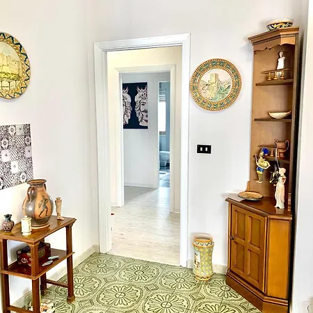 Spacious In With Sea View And Balconies Daire